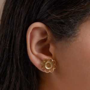 Brinco Flor com Furinho em Ouro 18K